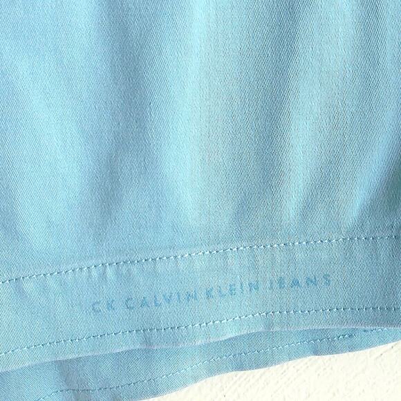 Calvin Klein Jeans Bootie Shorts Women's  Jr. Size 1 Light Blue - Picture 2 of 4